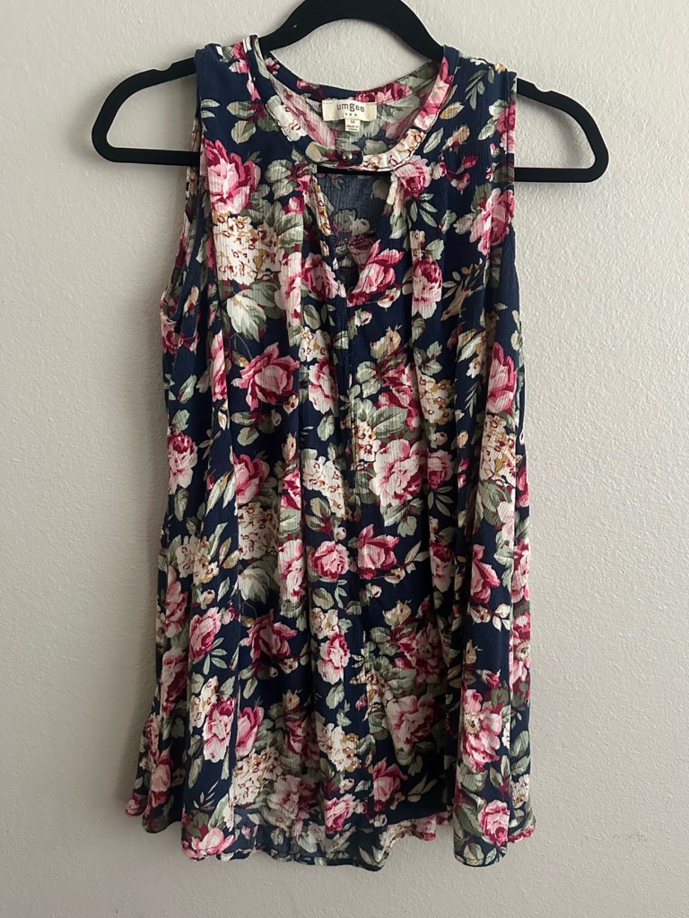 Umgee Floral Sleeveless Keyhole Tank - Pink & Cream Roses